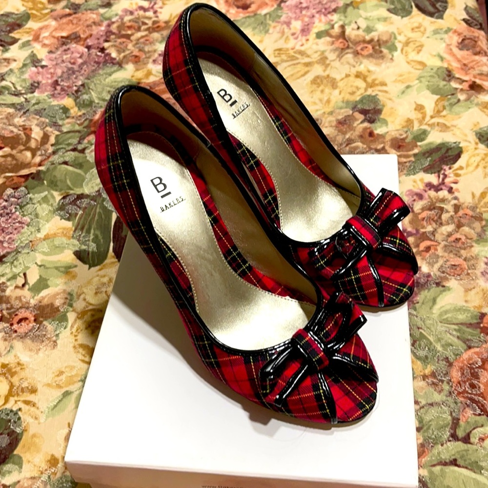 Bakers 7.5 red and black plaid heels